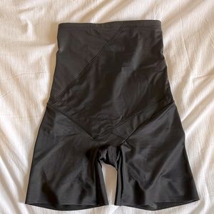 Slimshaper by Miracle Brands in Sz L